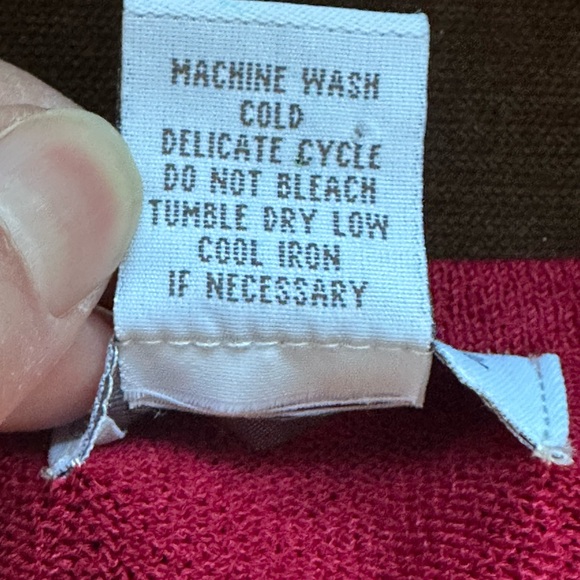 Avenue Red Flower Thread & Sequence Blouse Short Slevees Light Material Sz 3X. - Picture 9 of 12